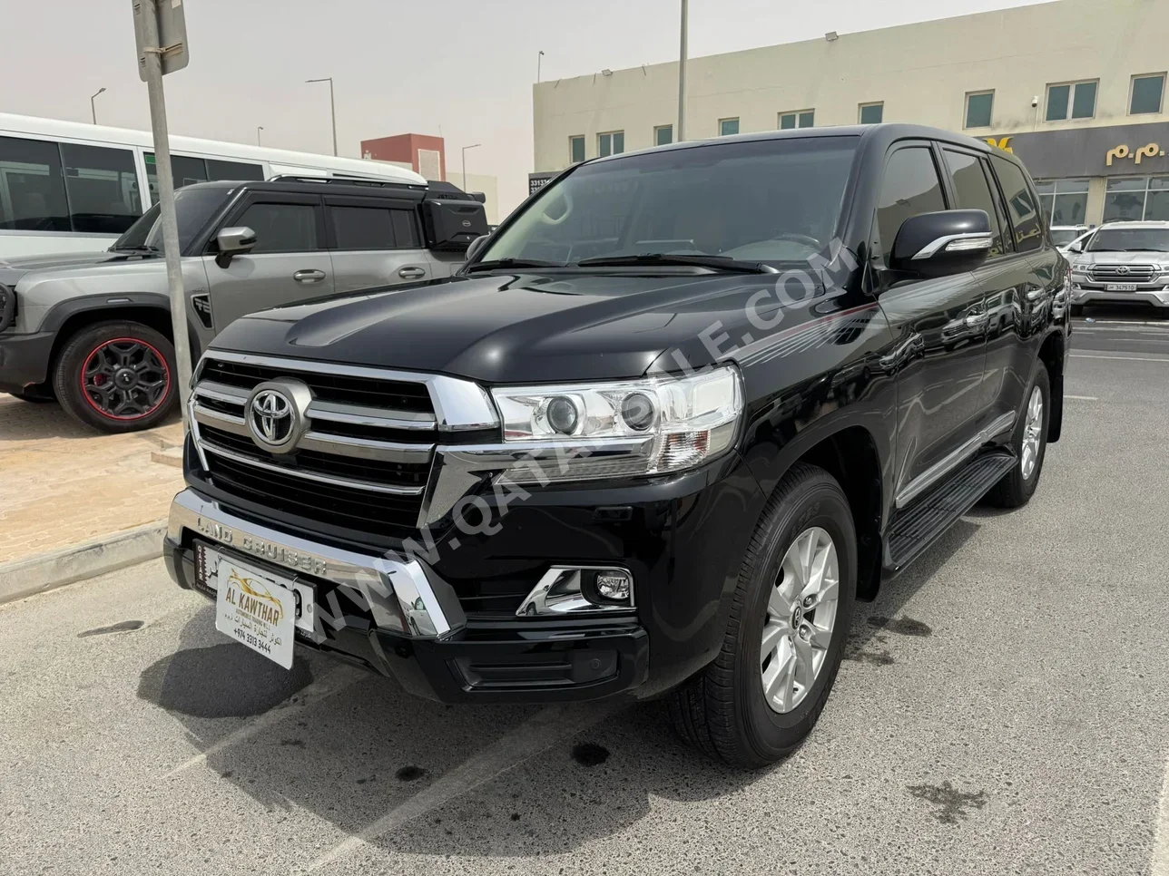 Toyota  Land Cruiser  GXR  2019  Automatic  143,000 Km  8 Cylinder  Four Wheel Drive (4WD)  SUV  Black