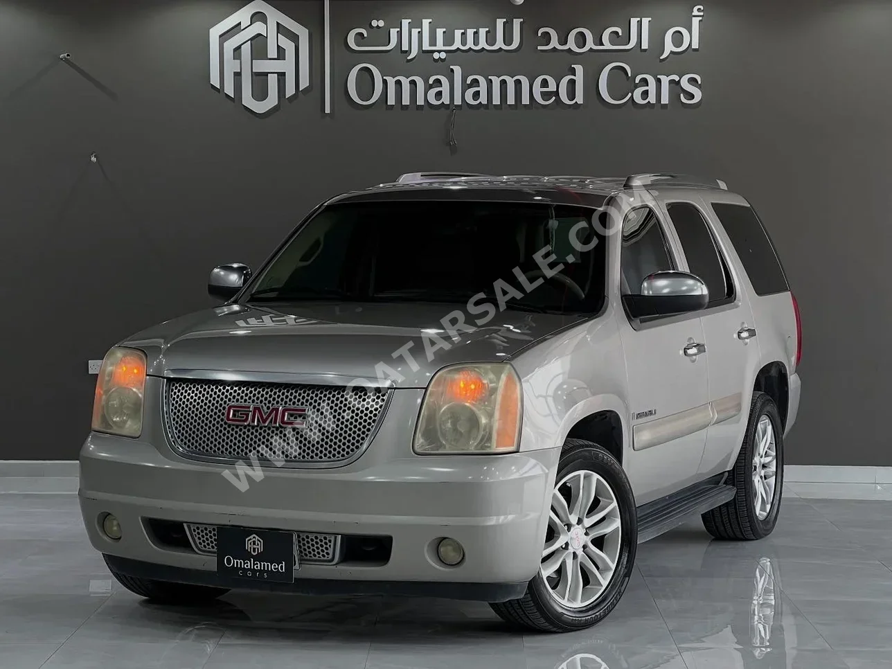 GMC  Yukon  2009  Automatic  255,000 Km  8 Cylinder  Four Wheel Drive (4WD)  SUV  Silver