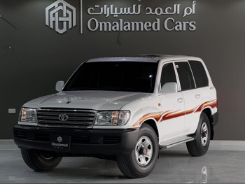 Toyota  Land Cruiser  GXR  2007  Manual  330,000 Km  6 Cylinder  Four Wheel Drive (4WD)  SUV  White