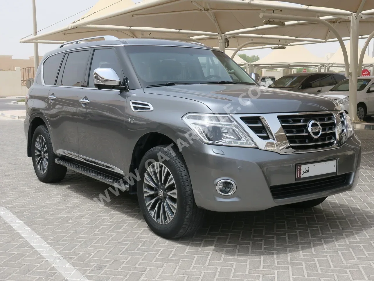 Nissan  Patrol  Platinum  2015  Automatic  186,000 Km  8 Cylinder  Four Wheel Drive (4WD)  SUV  Gray