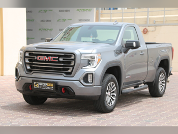 GMC  Sierra  AT4  2021  Automatic  81,000 Km  8 Cylinder  Four Wheel Drive (4WD)  Pick Up  Gray