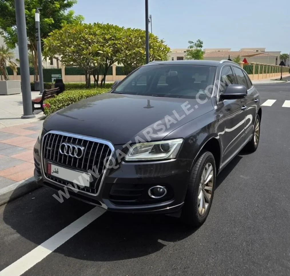 Audi  Q5  45 TFSI Quattro  2016  Automatic  97,000 Km  4 Cylinder  All Wheel Drive (AWD)  SUV  Black