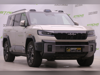 BYD  Leopard 8  2025  Automatic  9,000 Km  4 Cylinder  Four Wheel Drive (4WD)  SUV  Gold  With Warranty