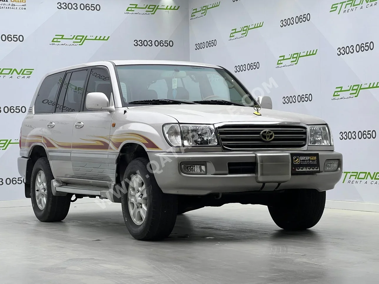 Toyota  Land Cruiser  GXR  2005  Automatic  278,000 Km  6 Cylinder  Four Wheel Drive (4WD)  SUV  Gray