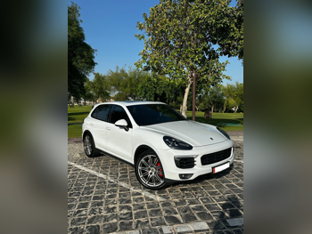 Porsche  Cayenne  S  2015  Automatic  146,000 Km  6 Cylinder  All Wheel Drive (AWD)  SUV  White  With Warranty