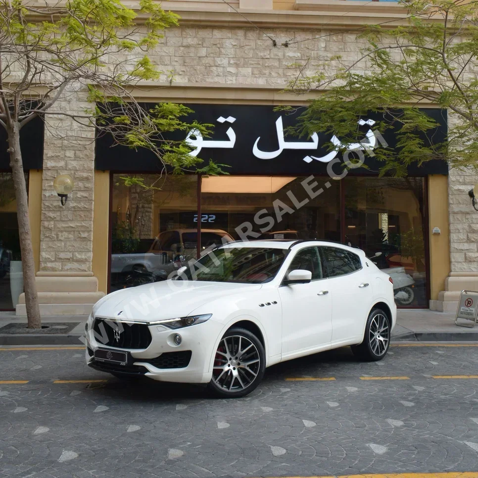 مزاراتي  ليفانت  اس  2017  اوتوماتيك  98,000 كم  6 سلندر  دفع كلي مستمر  اس يو في  أبيض