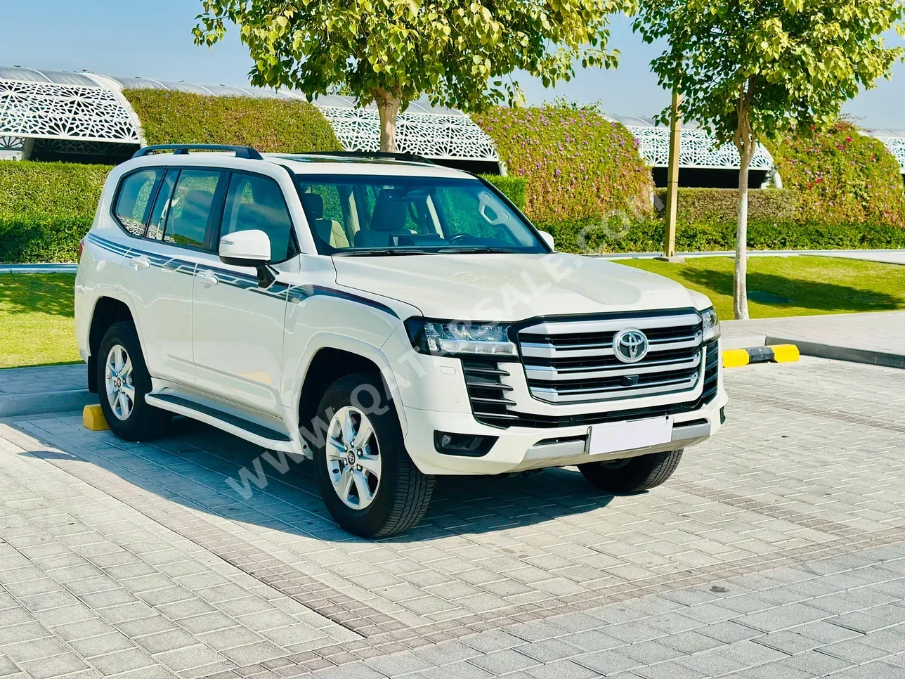 Toyota  Land Cruiser  GXR Twin Turbo  2023  Automatic  93,000 Km  6 Cylinder  Four Wheel Drive (4WD)  SUV  White  With Warranty