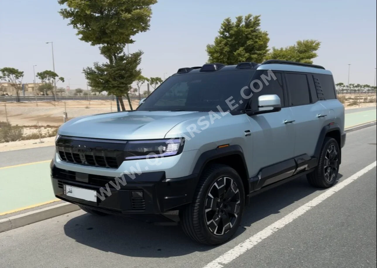 BYD  Leopard 8  Flagship  2025  Automatic  7,000 Km  4 Cylinder  All Wheel Drive (AWD)  SUV  Silver Matte  With Warranty