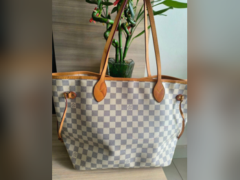 Tote Bag  - Louis Vuitton  - Cream  - Genuine Leather  - For Women