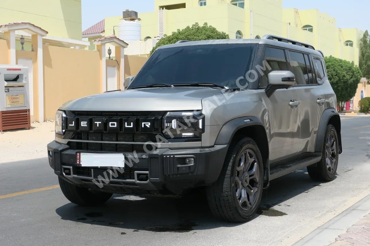 Jetour  T2  Luxury  2025  Automatic  24,000 Km  4 Cylinder  Four Wheel Drive (4WD)  SUV  Gray  With Warranty