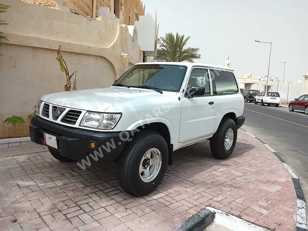 نيسان  باترول  اس اي  1998  عادي  270,000 كم  6 سلندر  دفع رباعي  اس يو في  أبيض