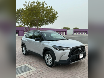 Toyota  Corolla  Cross Hybrid  2024  Automatic  4,000 Km  4 Cylinder  Four Wheel Drive (4WD)  SUV  Silver  With Warranty