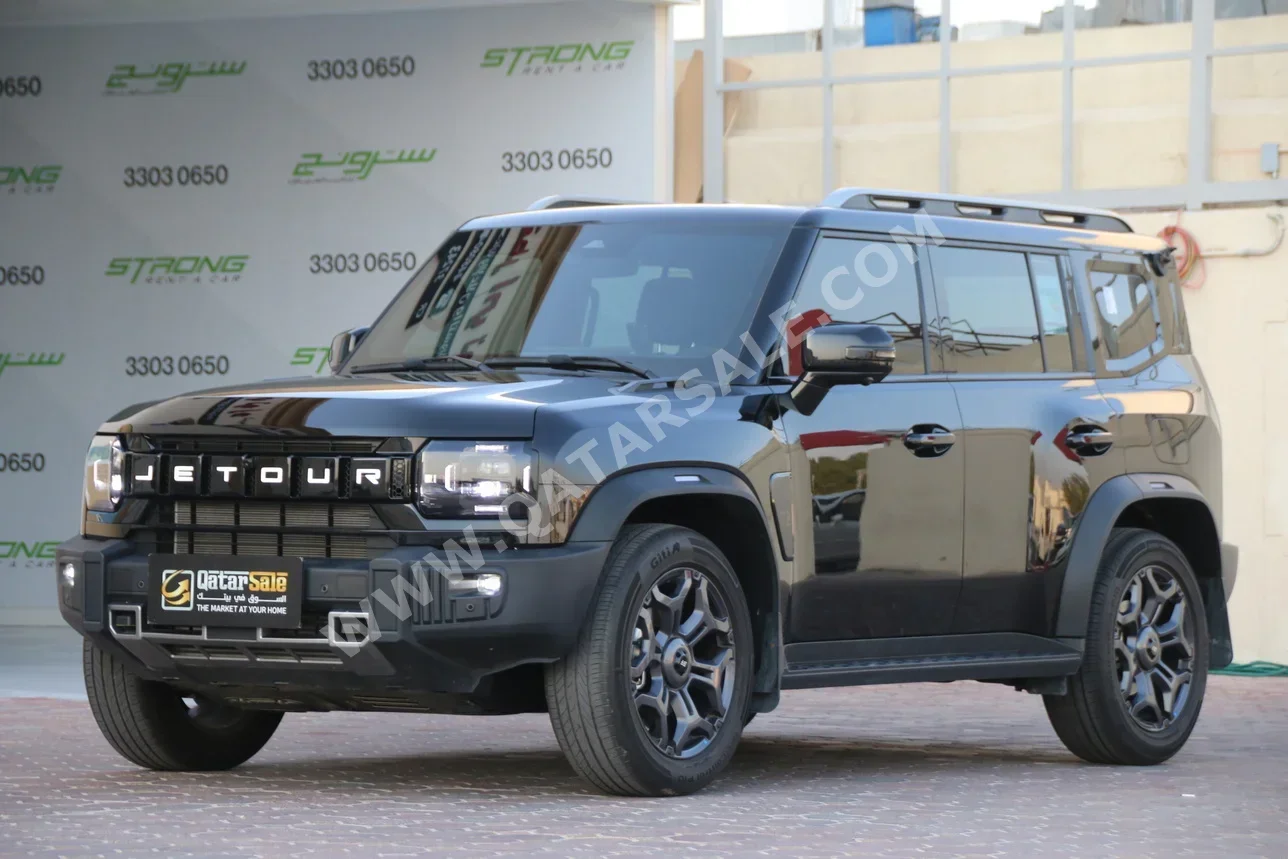 Jetour  T2  Luxury  2025  Automatic  22,000 Km  4 Cylinder  Four Wheel Drive (4WD)  SUV  Black  With Warranty
