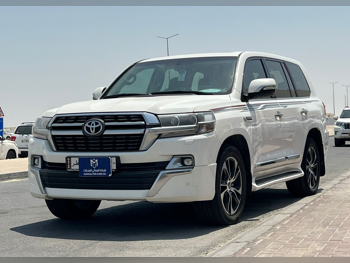 Toyota  Land Cruiser  GXR- Grand Touring  2021  Automatic  292,000 Km  8 Cylinder  Four Wheel Drive (4WD)  SUV  White