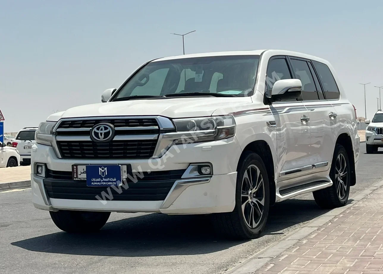 Toyota Land Cruiser GXR- Grand Touring 2021 Automatic 292,000 Km 8 Cylinder Four Wheel Drive (4WD) SUV White