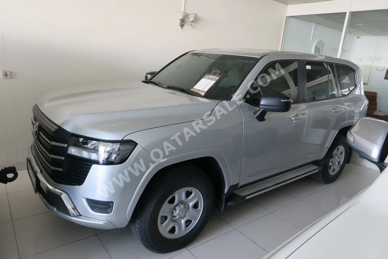 Toyota  Land Cruiser  GX  2022  Automatic  116,000 Km  6 Cylinder  Four Wheel Drive (4WD)  SUV  Silver