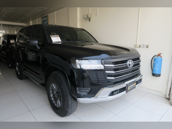 Toyota  Land Cruiser  GX  2024  Automatic  74,000 Km  6 Cylinder  Four Wheel Drive (4WD)  SUV  Black  With Warranty