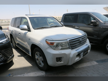 Toyota  Land Cruiser  VXR  2012  Automatic  410,000 Km  8 Cylinder  Four Wheel Drive (4WD)  SUV  White