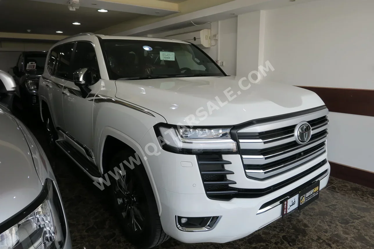 Toyota  Land Cruiser  VXR Twin Turbo  2025  Automatic  0 Km  6 Cylinder  Four Wheel Drive (4WD)  SUV  White  With Warranty