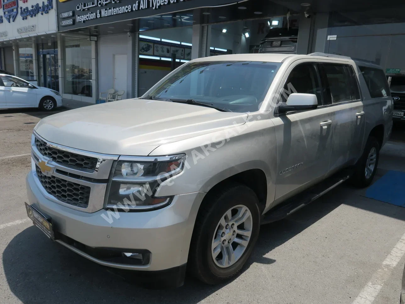 Chevrolet  Suburban  2014  Automatic  180,000 Km  8 Cylinder  Four Wheel Drive (4WD)  SUV  Gold
