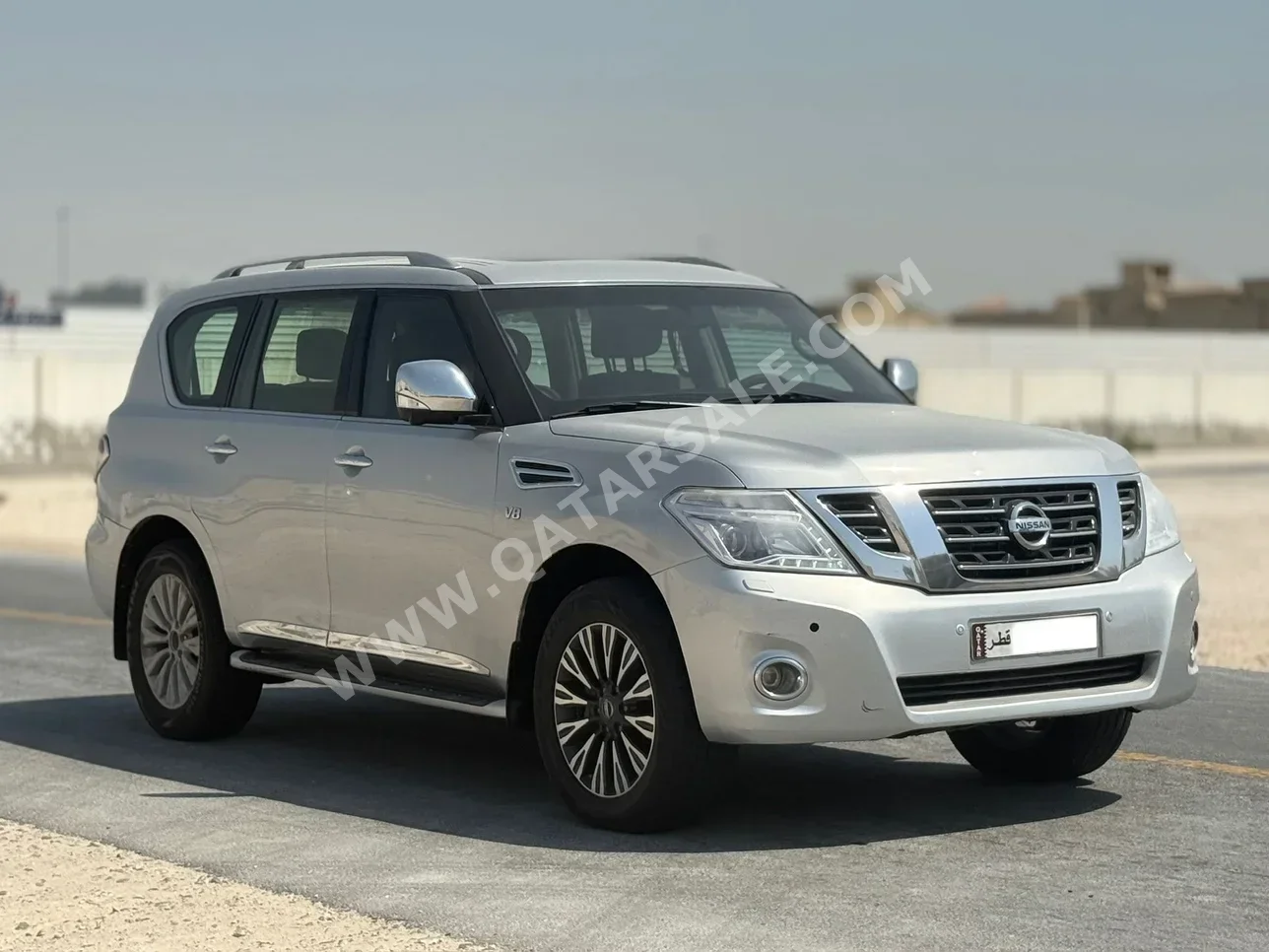 Nissan  Patrol  Platinum  2015  Automatic  200,000 Km  8 Cylinder  Four Wheel Drive (4WD)  SUV  Silver