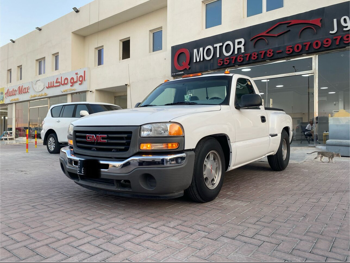 GMC  Sierra  2006  Automatic  58,000 Km  8 Cylinder  Rear Wheel Drive (RWD)  Pick Up  White