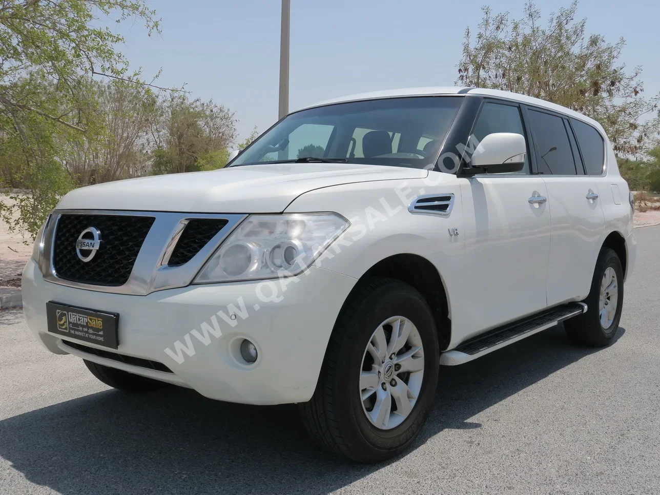 Nissan  Patrol  SE  2012  Automatic  278,000 Km  8 Cylinder  Four Wheel Drive (4WD)  SUV  White