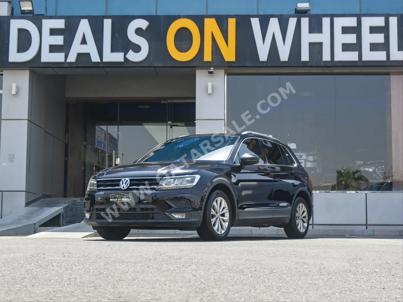 Volkswagen  Tiguan  2.0 TSI  2018  Automatic  140,000 Km  4 Cylinder  All Wheel Drive (AWD)  SUV  Black