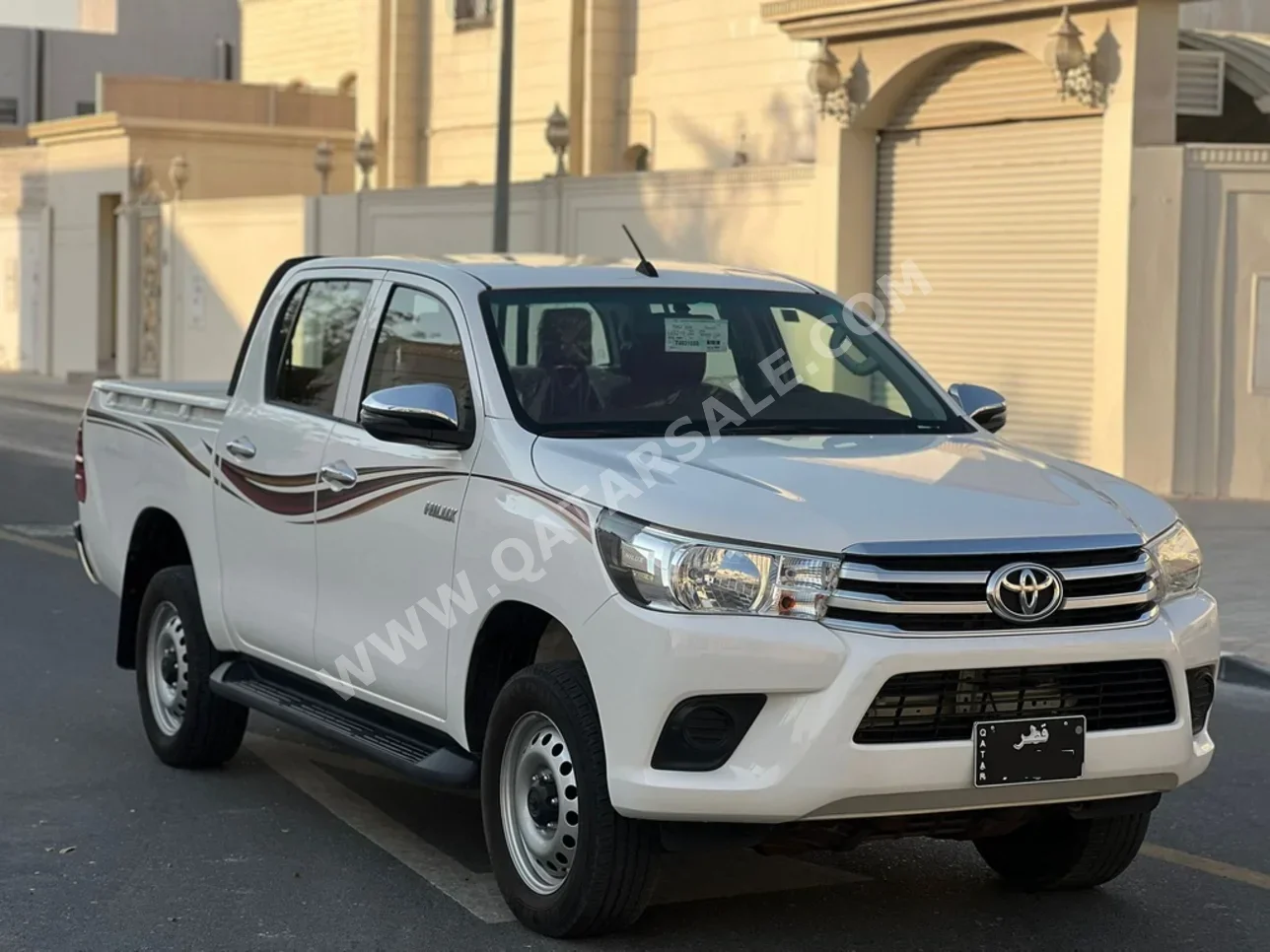 Toyota  Hilux  2019  Automatic  47,000 Km  4 Cylinder  Four Wheel Drive (4WD)  Pick Up  White