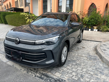 Volkswagen  Tiguan  1.4 TSI  2025  Automatic  3,100 Km  4 Cylinder  Front Wheel Drive (FWD)  SUV  Gray  With Warranty