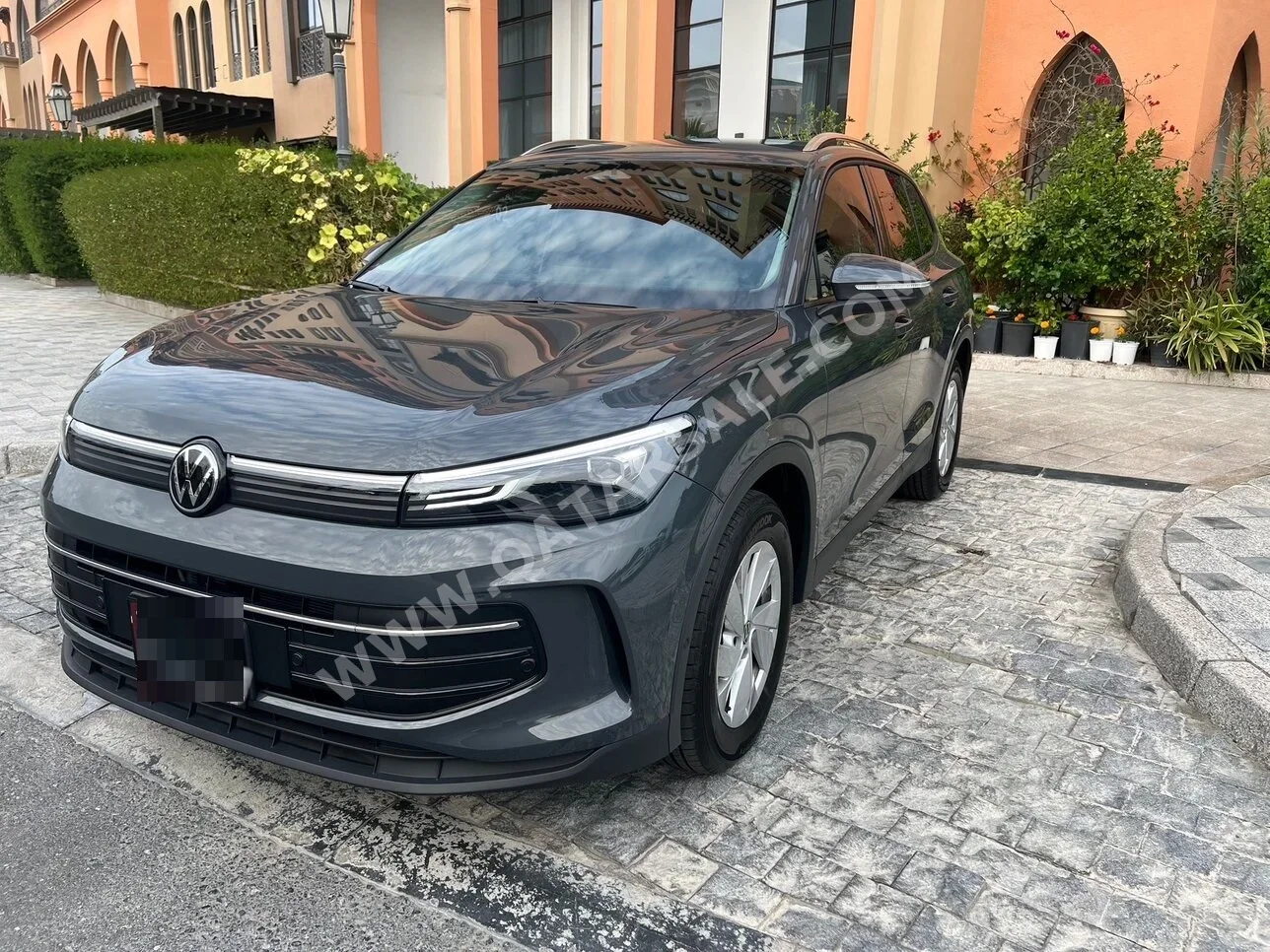 Volkswagen  Tiguan  1.4 TSI  2025  Automatic  3,100 Km  4 Cylinder  Front Wheel Drive (FWD)  SUV  Gray  With Warranty