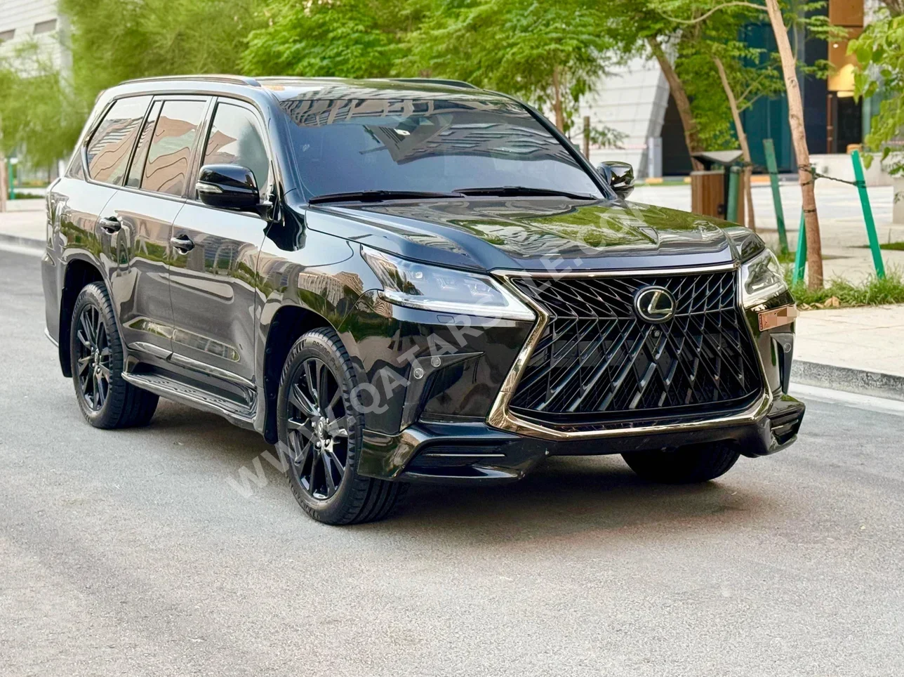 لكزس  ال اكس  570 اس بلاك ايديشن  2019  اوتوماتيك  94,000 كم  8 سلندر  دفع رباعي  اس يو في  أسود