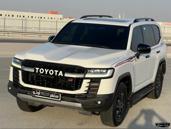 تويوتا  لاند كروزر  جي ار سبورت توين تيربو  2022  اوتوماتيك  123,000 كم  6 سلندر  دفع رباعي  اس يو في  أبيض
