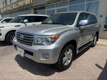 Toyota  Land Cruiser  VXR  2014  Automatic  241,000 Km  8 Cylinder  Four Wheel Drive (4WD)  SUV  Silver