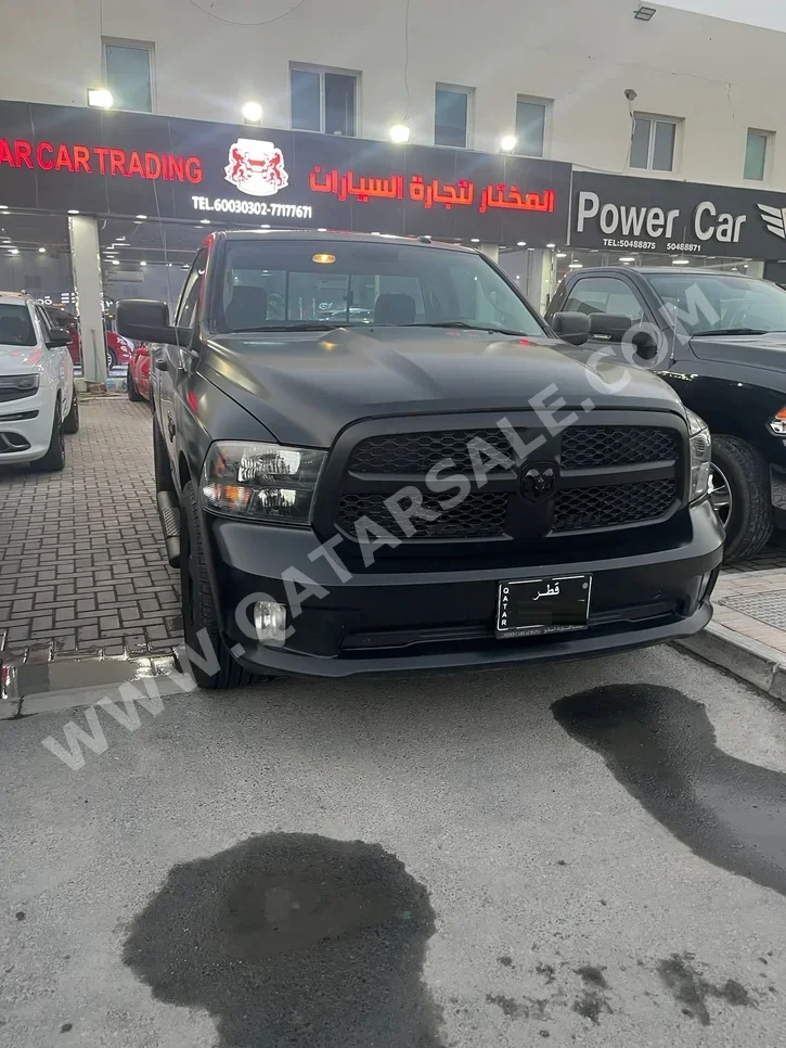 دودج  رام  1500  2022  اوتوماتيك  85,000 كم  8 سلندر  دفع رباعي  بيكب  أسود