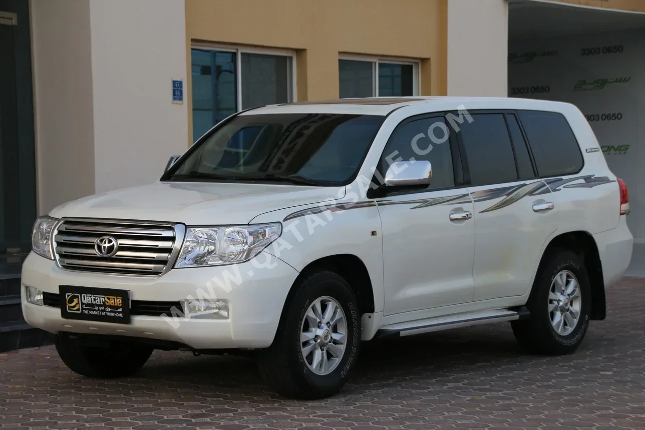 Toyota  Land Cruiser  GXR  2008  Automatic  540,000 Km  6 Cylinder  Four Wheel Drive (4WD)  SUV  White