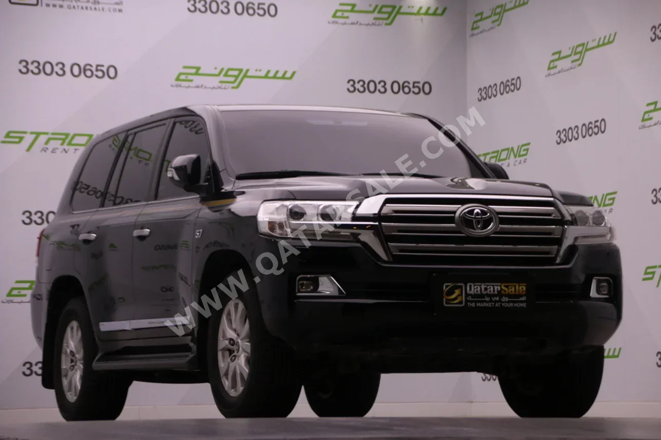 Toyota  Land Cruiser  VXR  2018  Automatic  152,000 Km  8 Cylinder  Four Wheel Drive (4WD)  SUV  Black