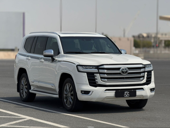Toyota  Land Cruiser  VXR Twin Turbo  2023  Automatic  49,000 Km  6 Cylinder  Four Wheel Drive (4WD)  SUV  White  With Warranty
