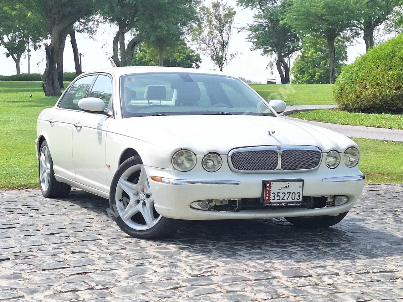Jaguar  XJ  L  2007  Automatic  100,000 Km  6 Cylinder  Rear Wheel Drive (RWD)  Sedan  White