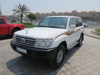 Toyota  Land Cruiser  GX  2005  Automatic  230,000 Km  6 Cylinder  Four Wheel Drive (4WD)  SUV  White