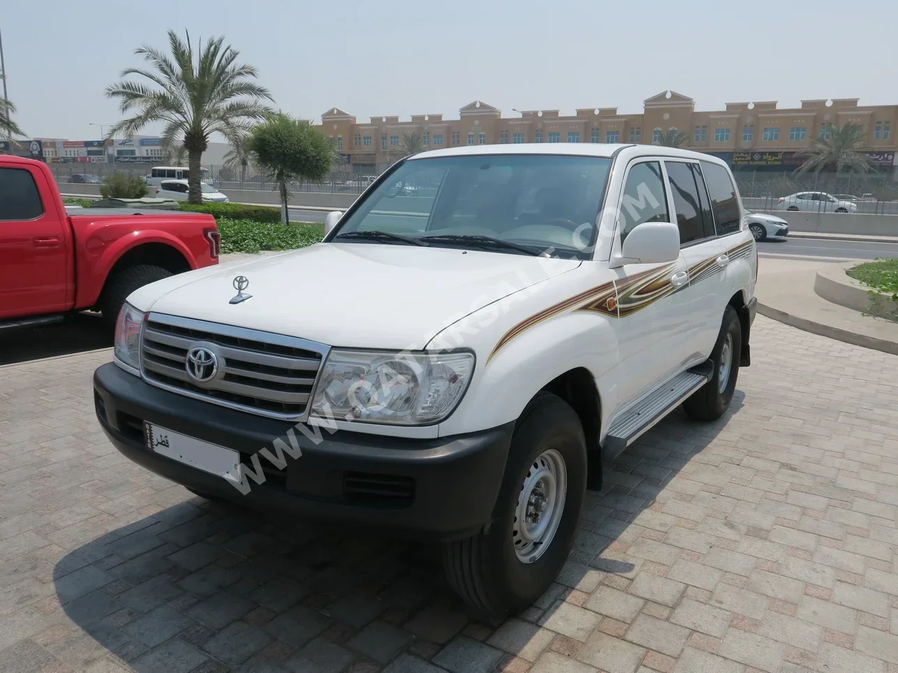Toyota  Land Cruiser  GX  2005  Automatic  230,000 Km  6 Cylinder  Four Wheel Drive (4WD)  SUV  White