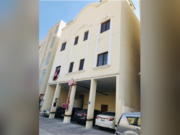 مباني ,ابراج ومجمعات - سكن عائلي  - الدوحة  - مدينة خليفة الجنوبية  للبيع