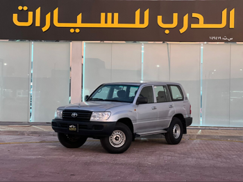 تويوتا  لاند كروزر  جي  2006  عادي  150,000 كم  6 سلندر  دفع رباعي  اس يو في  فضي