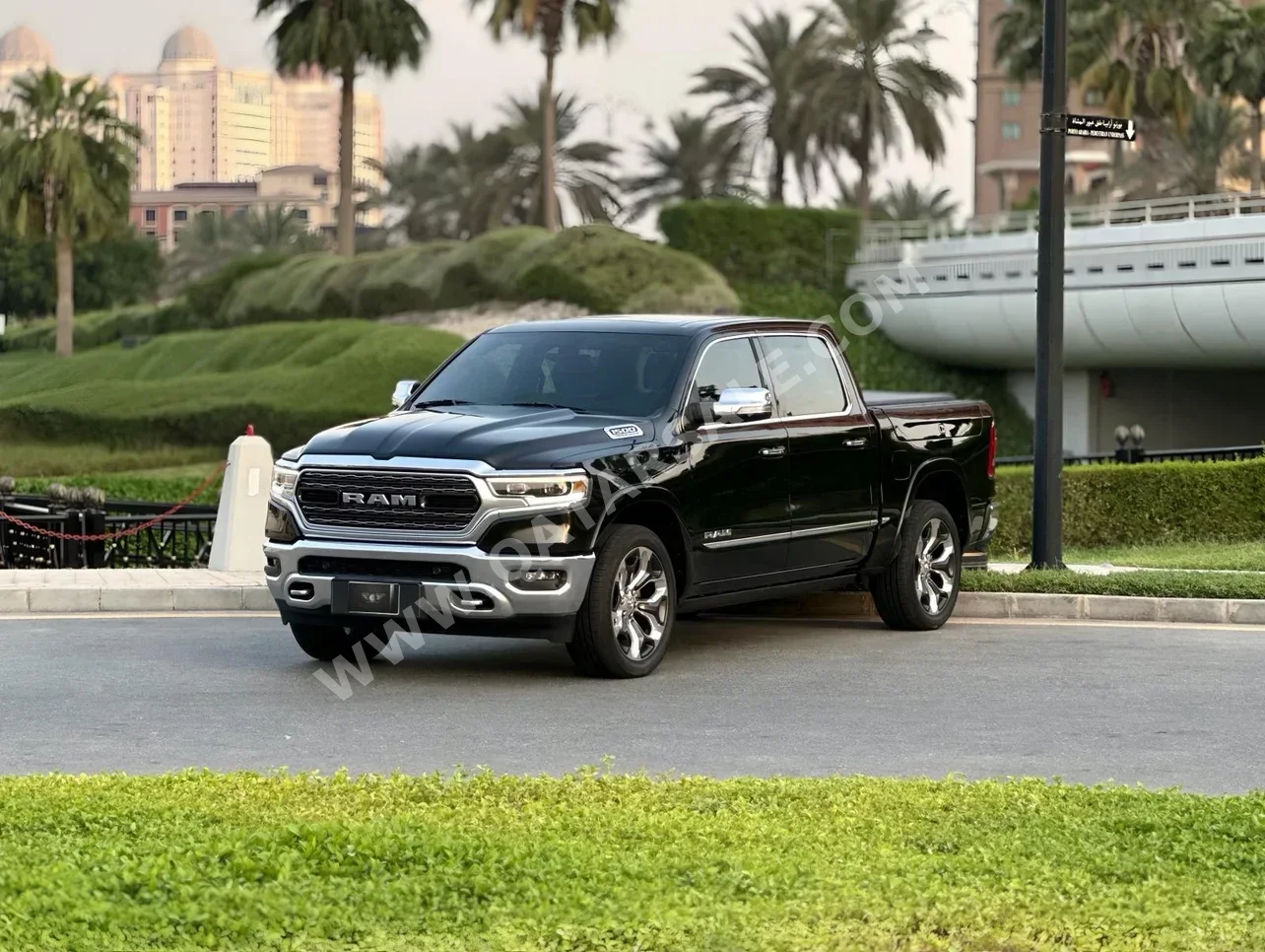 Dodge  Ram  Limited  2022  Automatic  55,000 Km  8 Cylinder  Four Wheel Drive (4WD)  Pick Up  Black