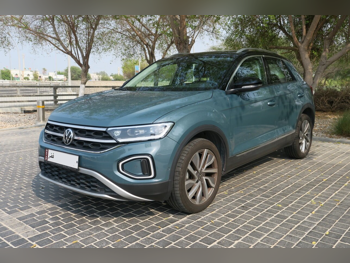Volkswagen  T-Roc  Style  2024  Automatic  15,000 Km  4 Cylinder  All Wheel Drive (AWD)  SUV  Blue  With Warranty