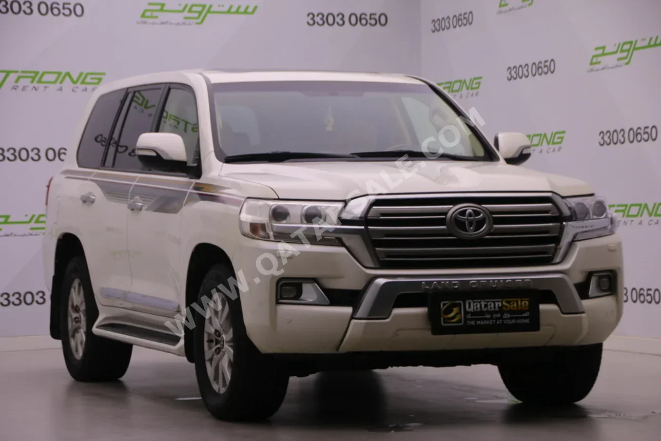 Toyota  Land Cruiser  GXR  2016  Automatic  270,000 Km  8 Cylinder  Four Wheel Drive (4WD)  SUV  Pearl