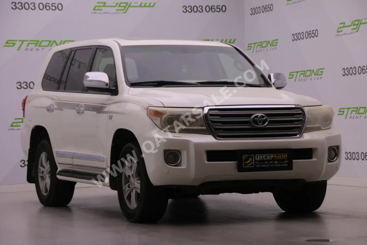Toyota  Land Cruiser  VXR  2012  Automatic  420,000 Km  8 Cylinder  Four Wheel Drive (4WD)  SUV  White