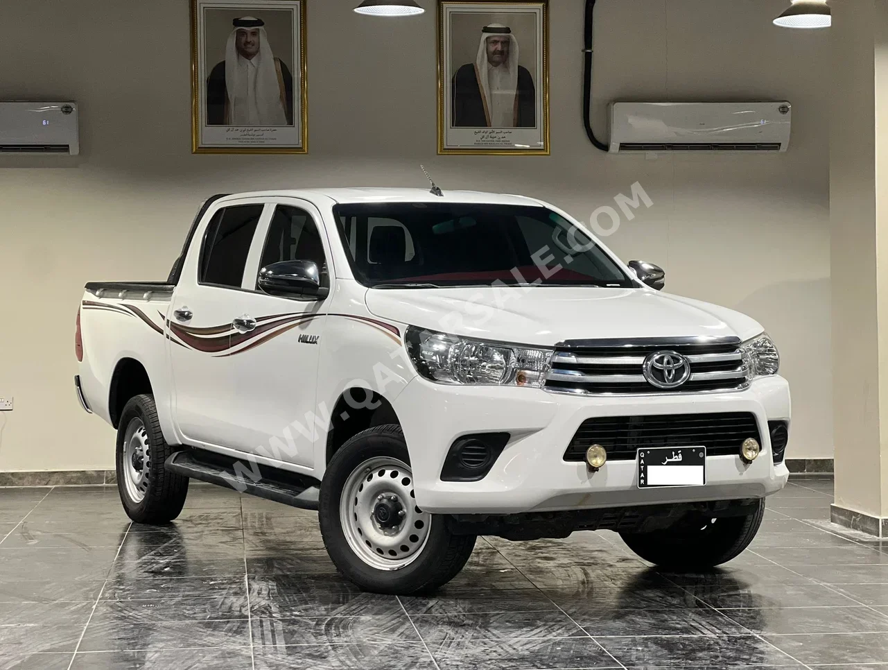 Toyota  Hilux  2019  Automatic  71,000 Km  4 Cylinder  Four Wheel Drive (4WD)  Pick Up  White