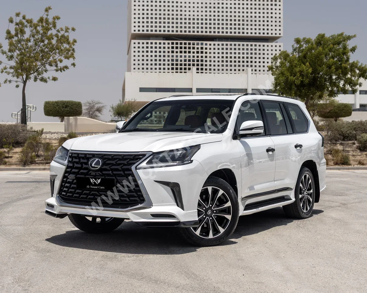 Lexus  LX  570 S  2018  Automatic  198,000 Km  8 Cylinder  Four Wheel Drive (4WD)  SUV  White