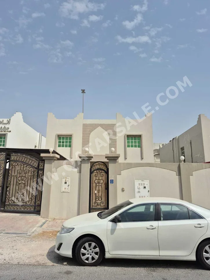 سكن عائلي  - غير مفروشة  - الدوحة  - الدحيل  - 6 غرف نوم